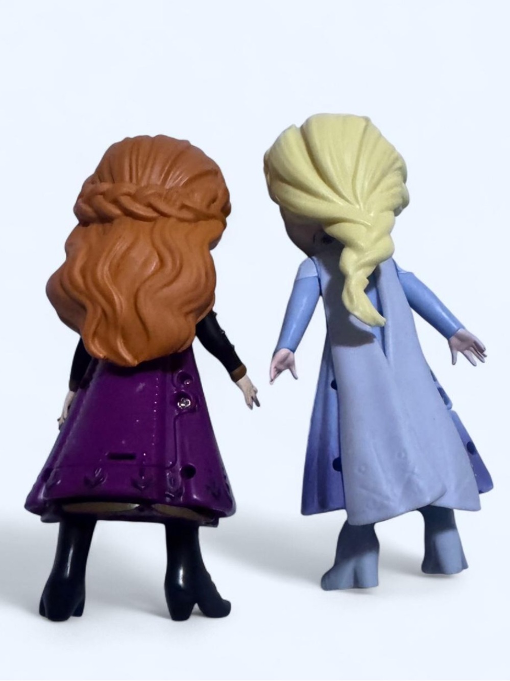 FROZEN 2: ANA and ELSA Interactive Dolls - Picture 3 of 8